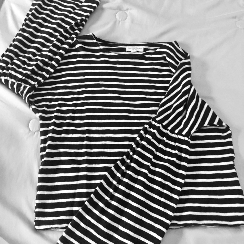 Crop bell sleeve top ❤️